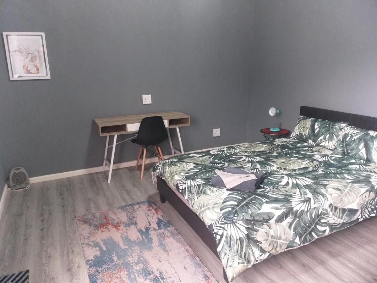 Ferienwohnung Tj Self-Catering Graaff-Reinet Exterior foto