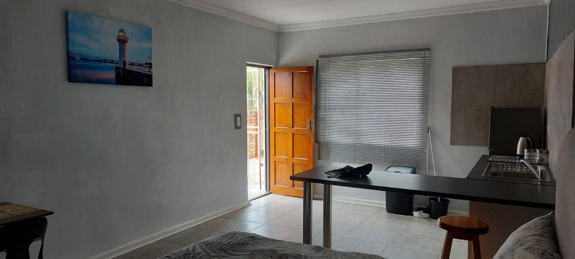 Ferienwohnung Tj Self-Catering Graaff-Reinet Exterior foto