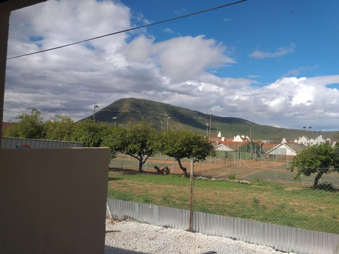 Ferienwohnung Tj Self-Catering Graaff-Reinet Zimmer foto