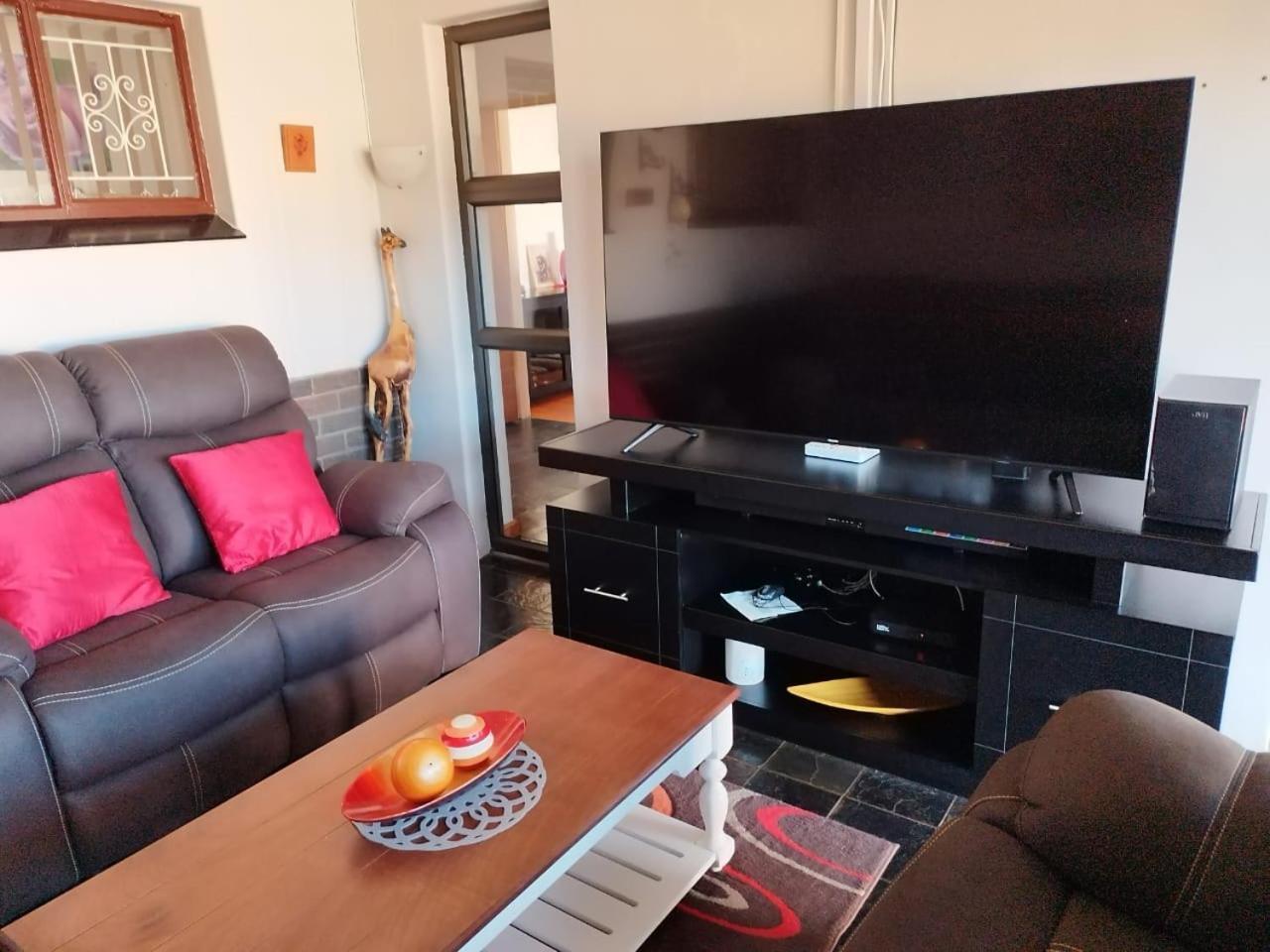 Ferienwohnung Tj Self-Catering Graaff-Reinet Zimmer foto